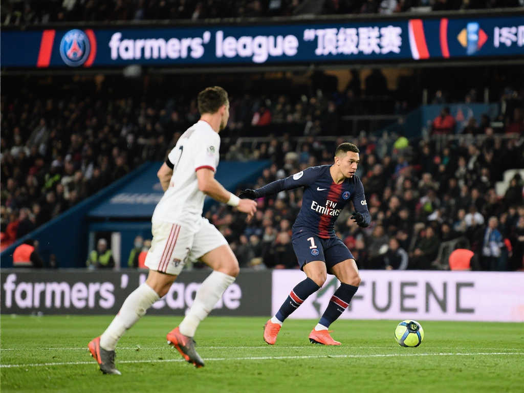 菲利克斯和 菲利克斯和